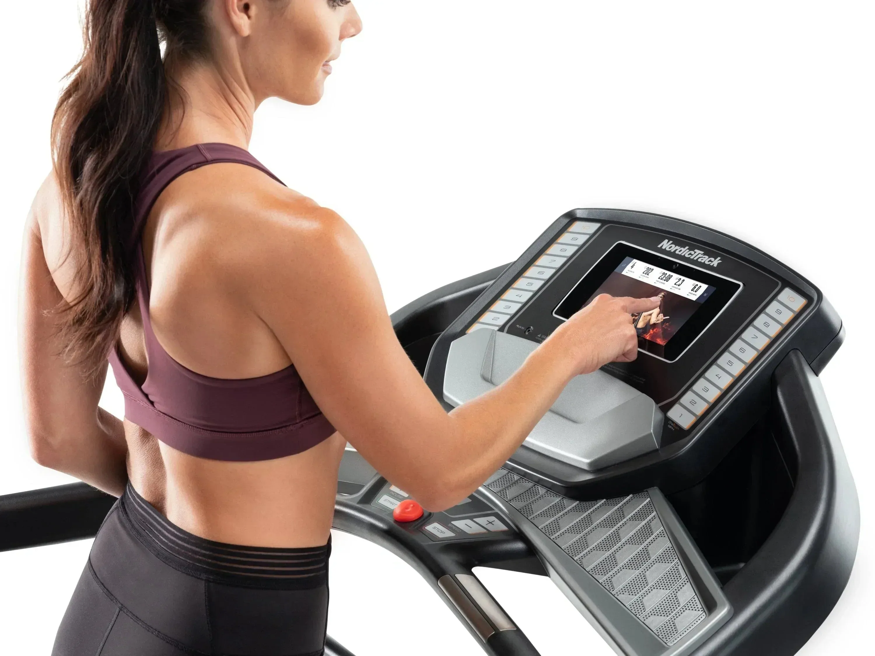 Nordic Track C 700 Folding Treadmill with 7” Interdraft Touchscreen